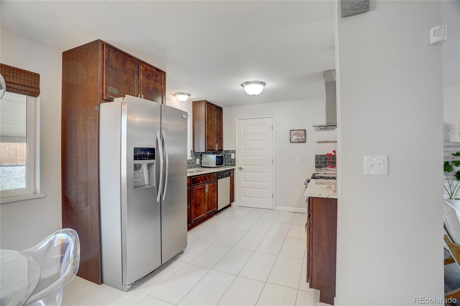 MLS Image #12 for 218  pikes peak place,longmont, Colorado