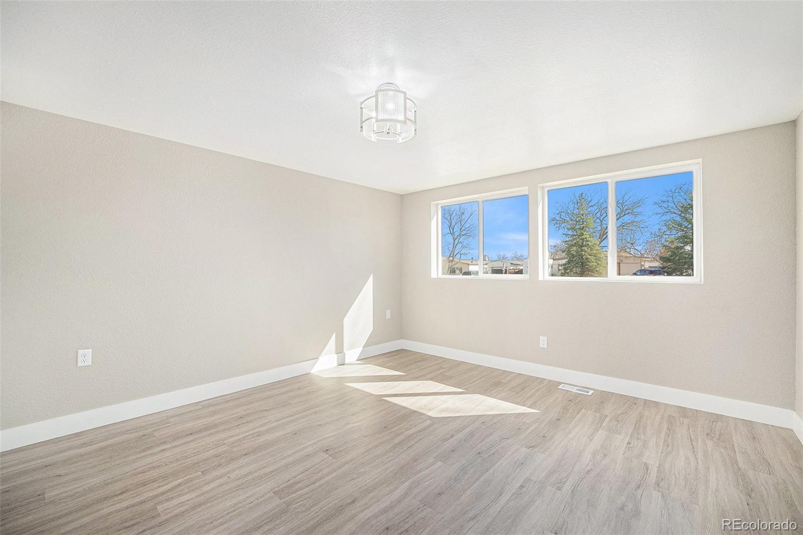 MLS Image #11 for 645  glen dale street,dacono, Colorado