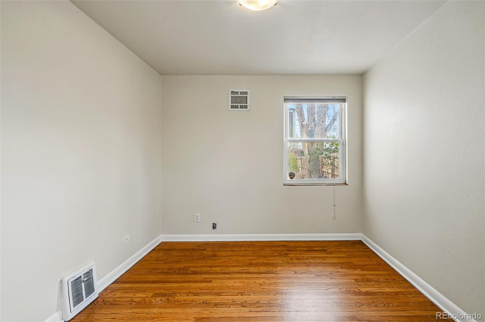 MLS Image #26 for 441 s locust street,denver, Colorado