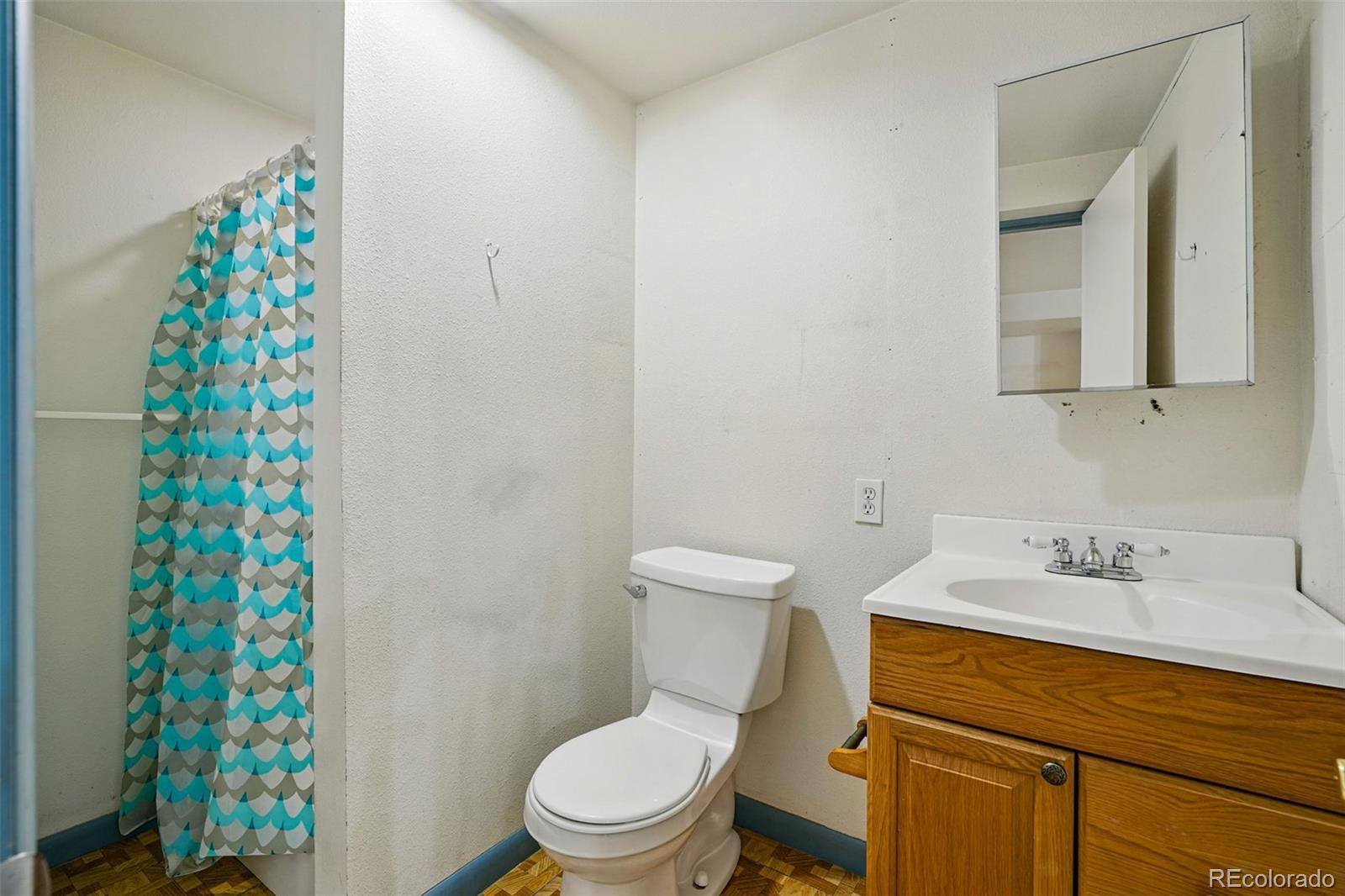 MLS Image #29 for 441 s locust street,denver, Colorado
