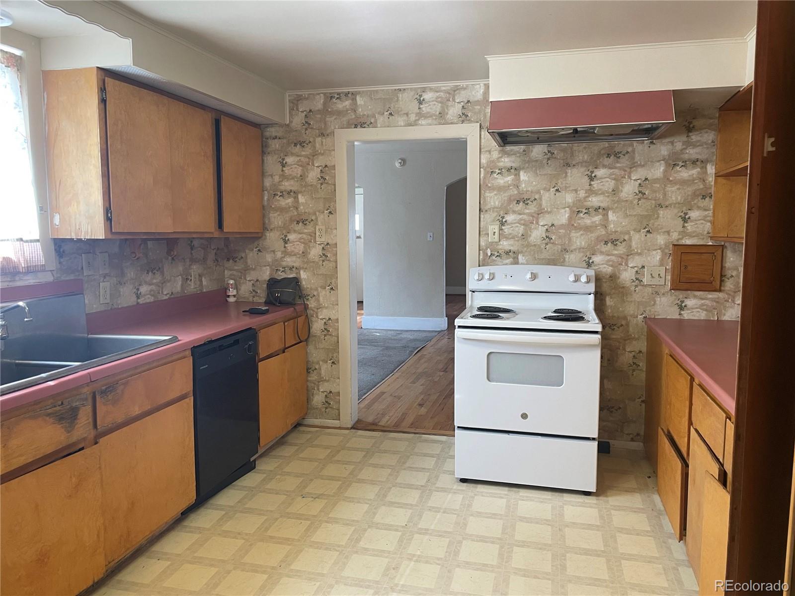 MLS Image #4 for 507 w abriendo avenue,pueblo, Colorado