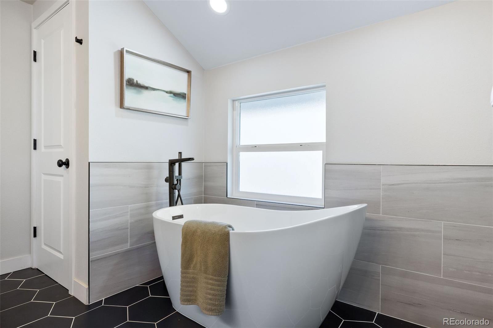MLS Image #18 for 1835 s poplar street,denver, Colorado