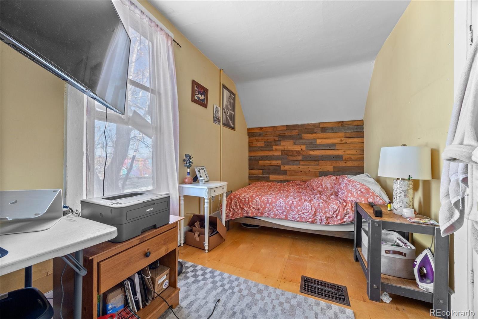 MLS Image #21 for 2563 n emerson street,denver, Colorado