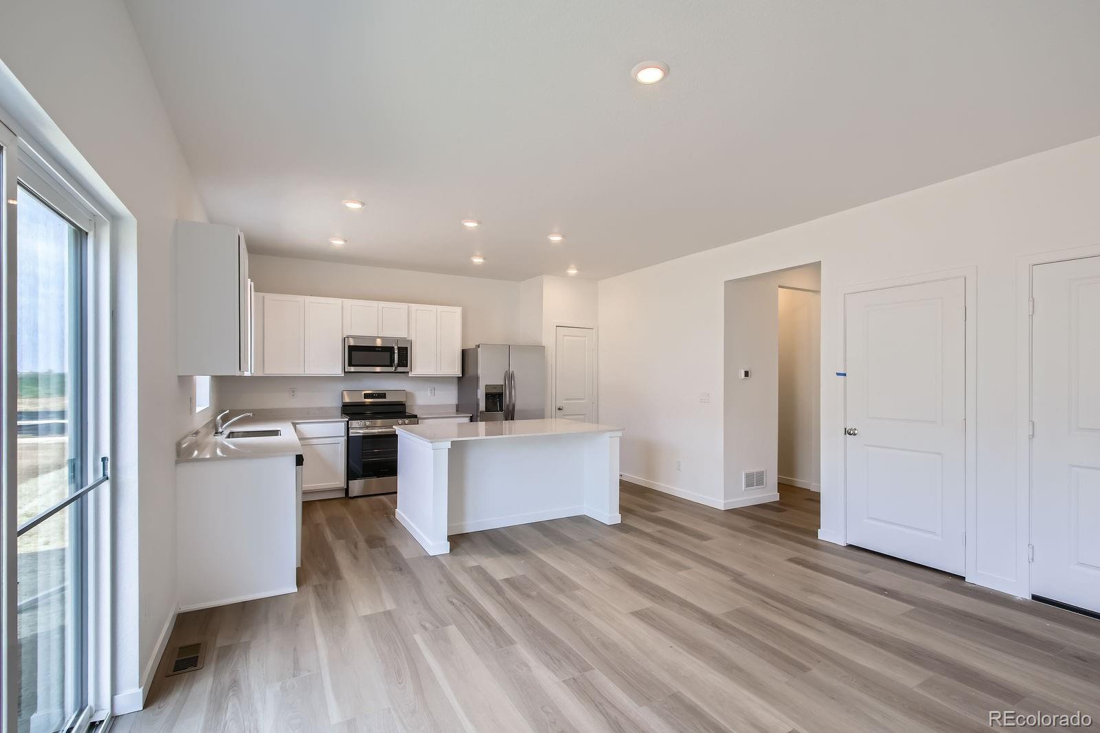 MLS Image #3 for 15285  milwaukee street,thornton, Colorado
