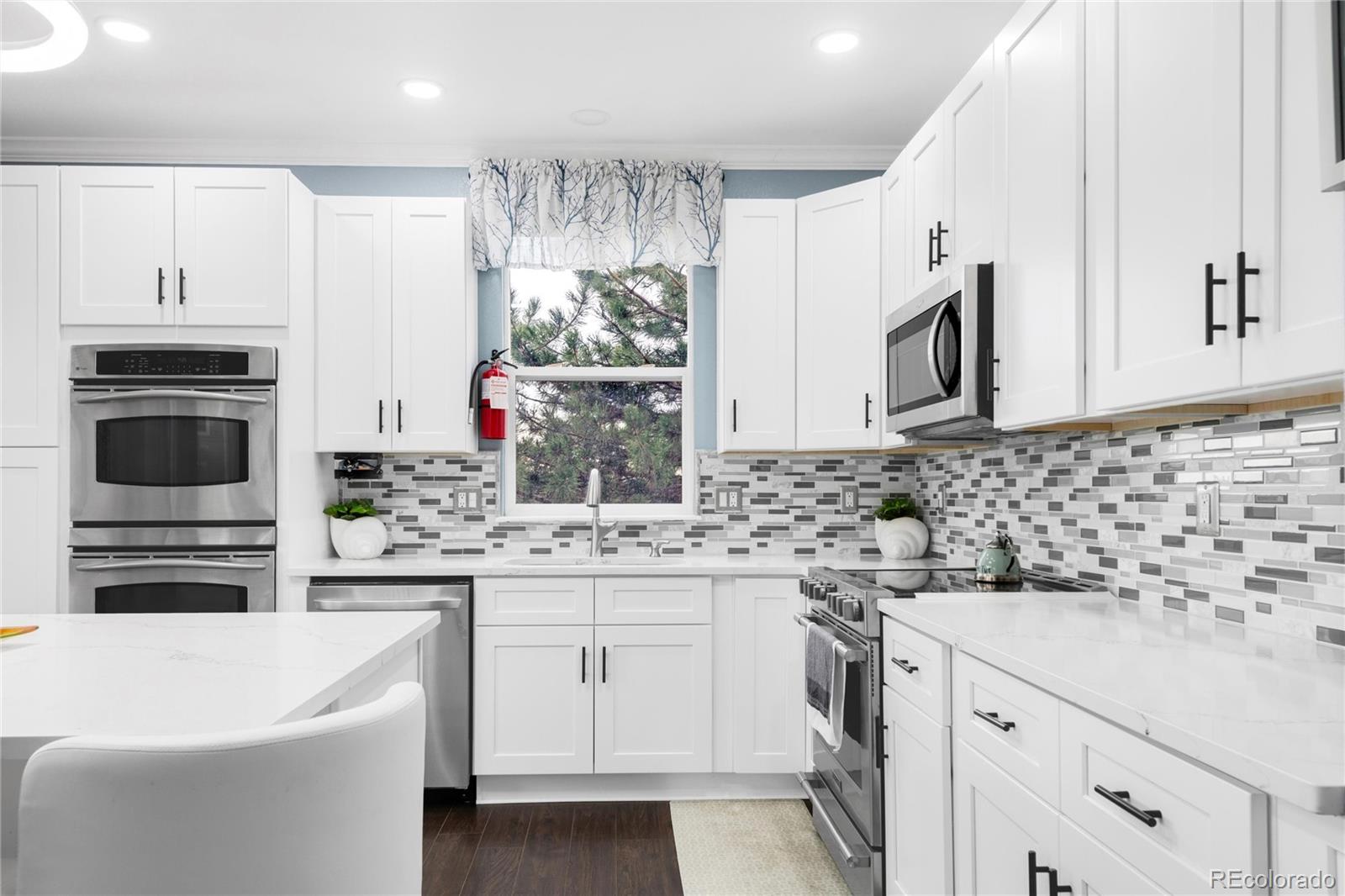 MLS Image #2 for 21062 e mansfield place,aurora, Colorado