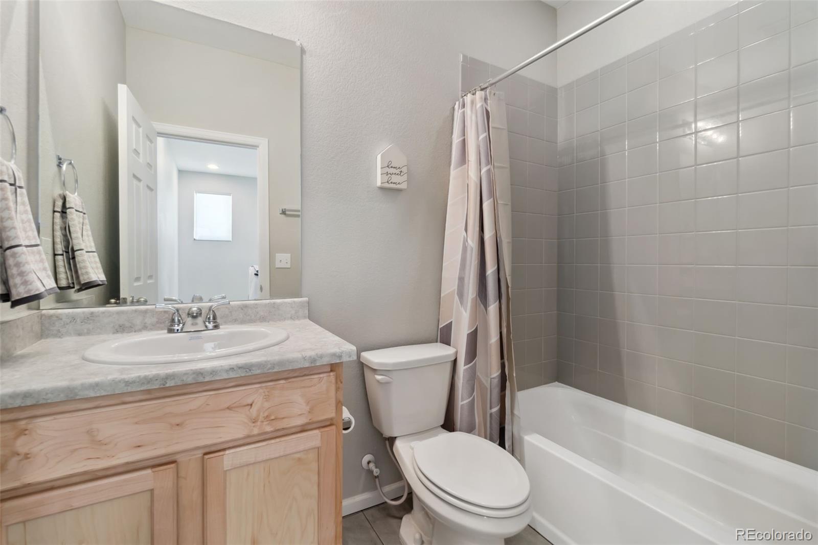 MLS Image #13 for 17068 e center place,aurora, Colorado