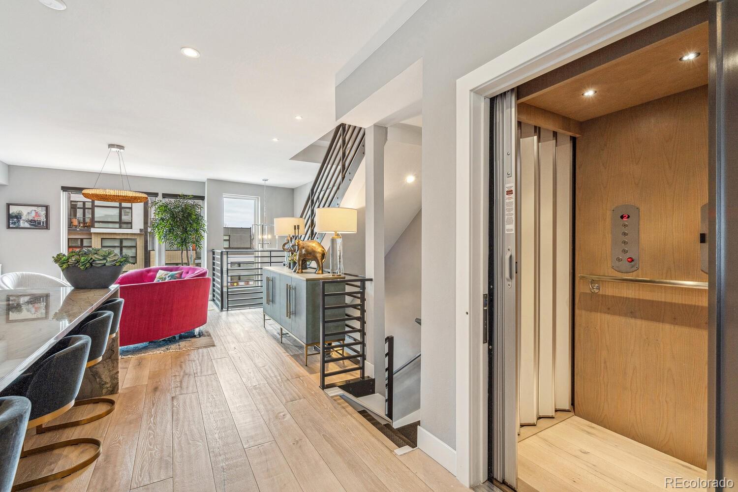 MLS Image #10 for 6768 e lowry boulevard,denver, Colorado