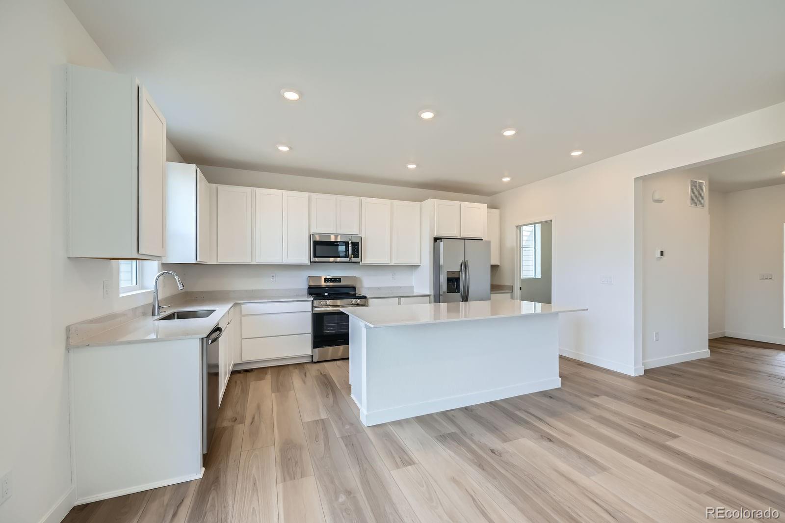 MLS Image #4 for 5553  inland avenue,firestone, Colorado