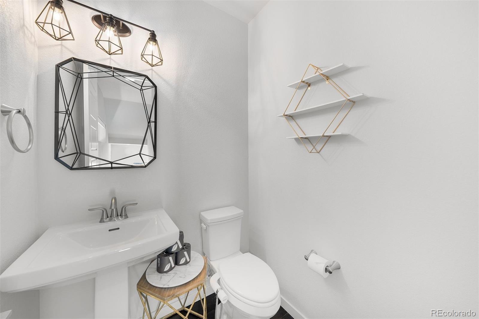 MLS Image #10 for 15732 e broncos place,englewood, Colorado