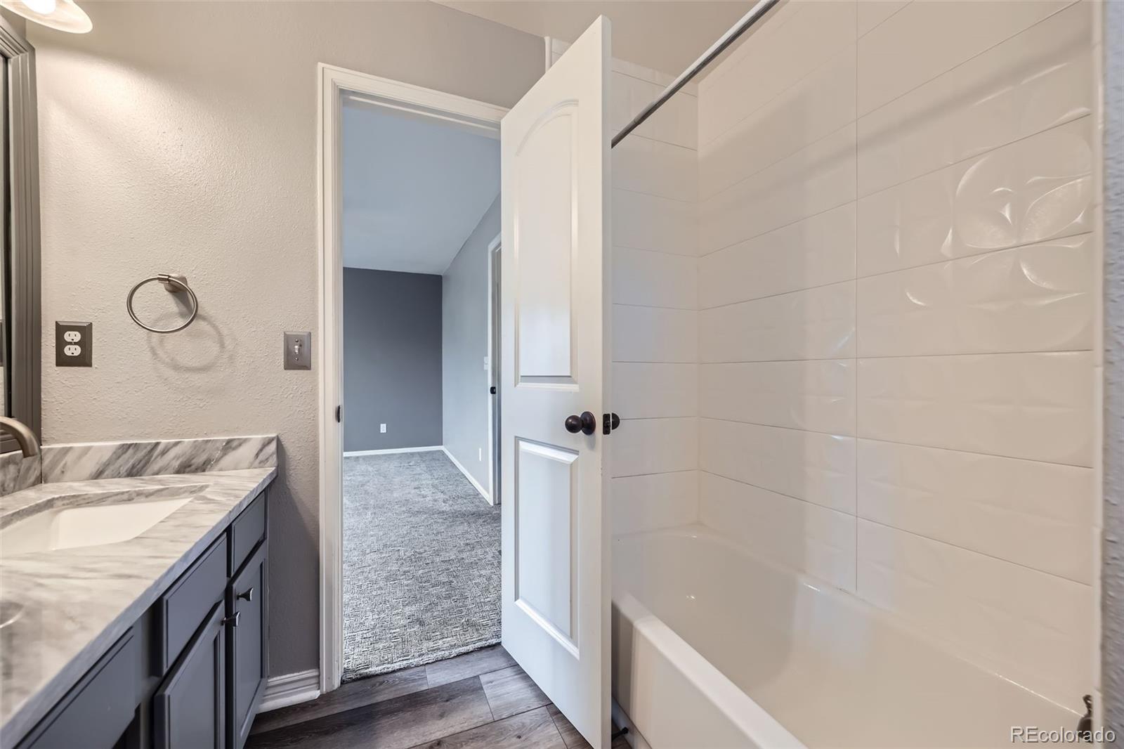 MLS Image #12 for 19357 e 40th avenue,denver, Colorado