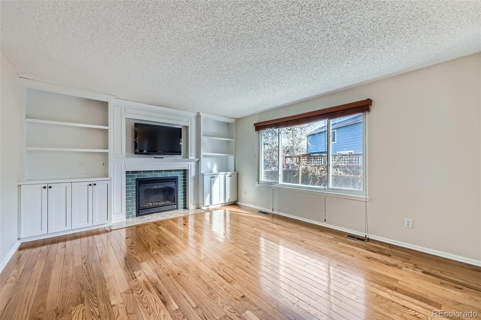 MLS Image #27 for 19357 e 40th avenue,denver, Colorado