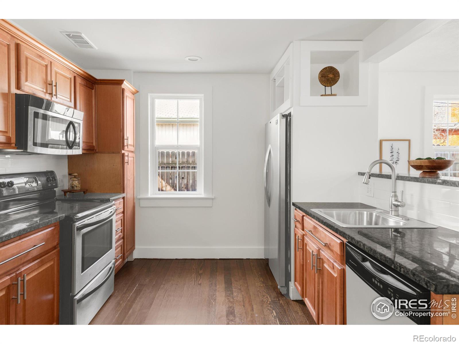 MLS Image #9 for 1669 s lincoln street,denver, Colorado