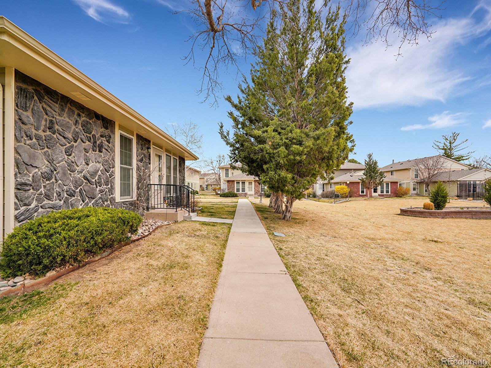 MLS Image #10 for 1250 s monaco parkway,denver, Colorado