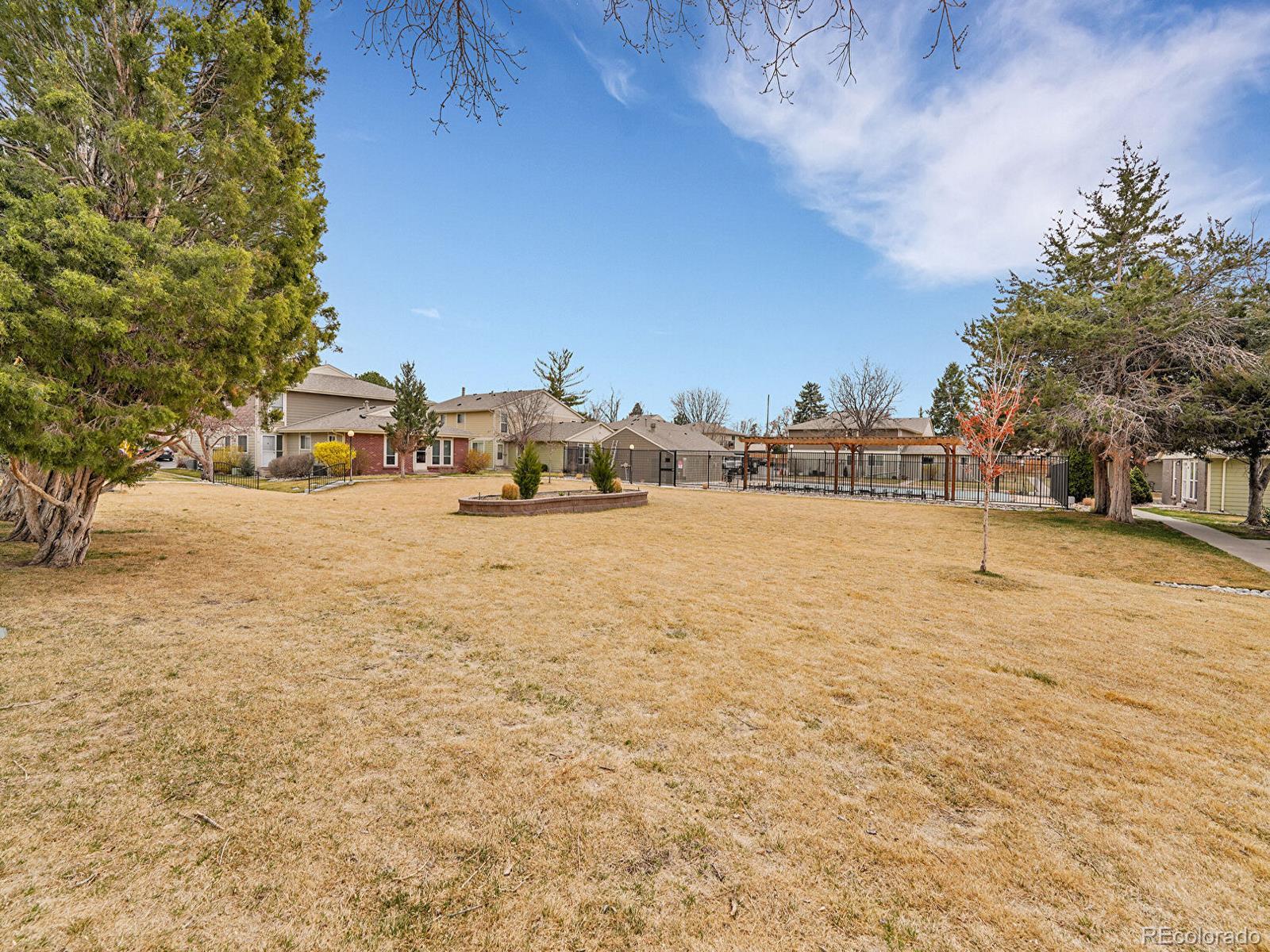 MLS Image #11 for 1250 s monaco parkway,denver, Colorado