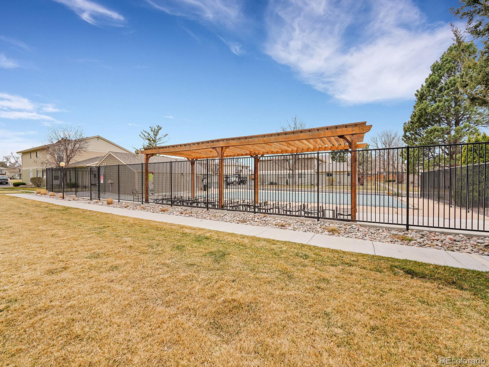 MLS Image #13 for 1250 s monaco parkway,denver, Colorado