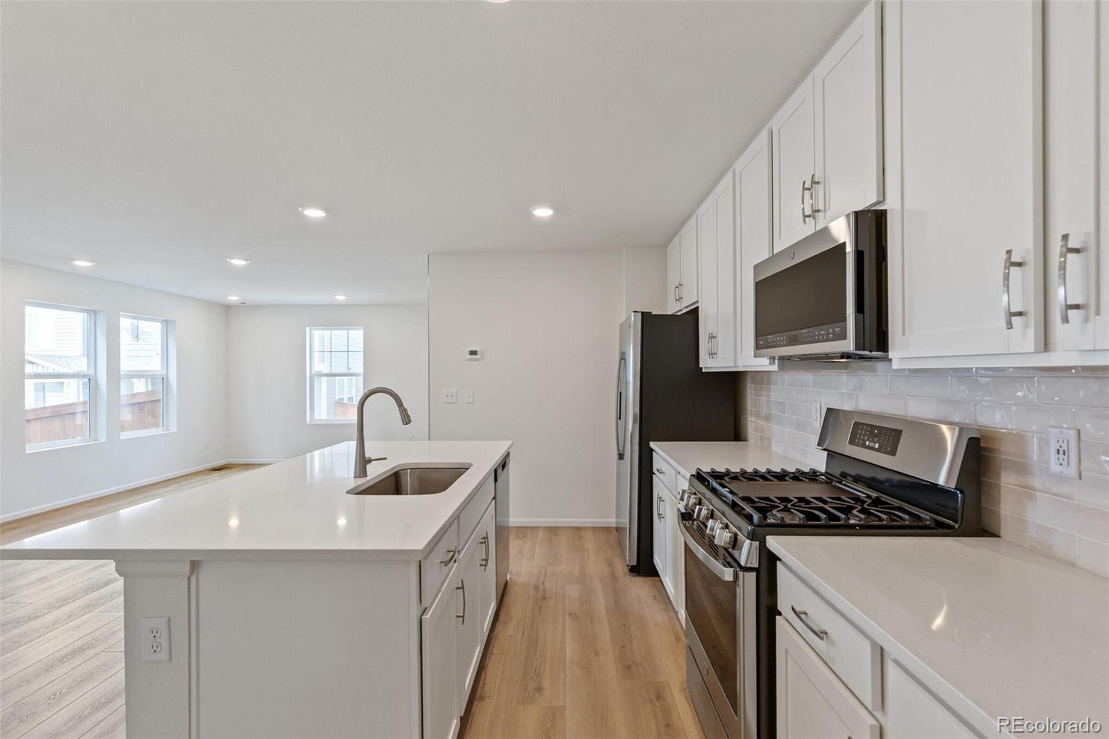 MLS Image #12 for 28616 e 6th place,watkins, Colorado