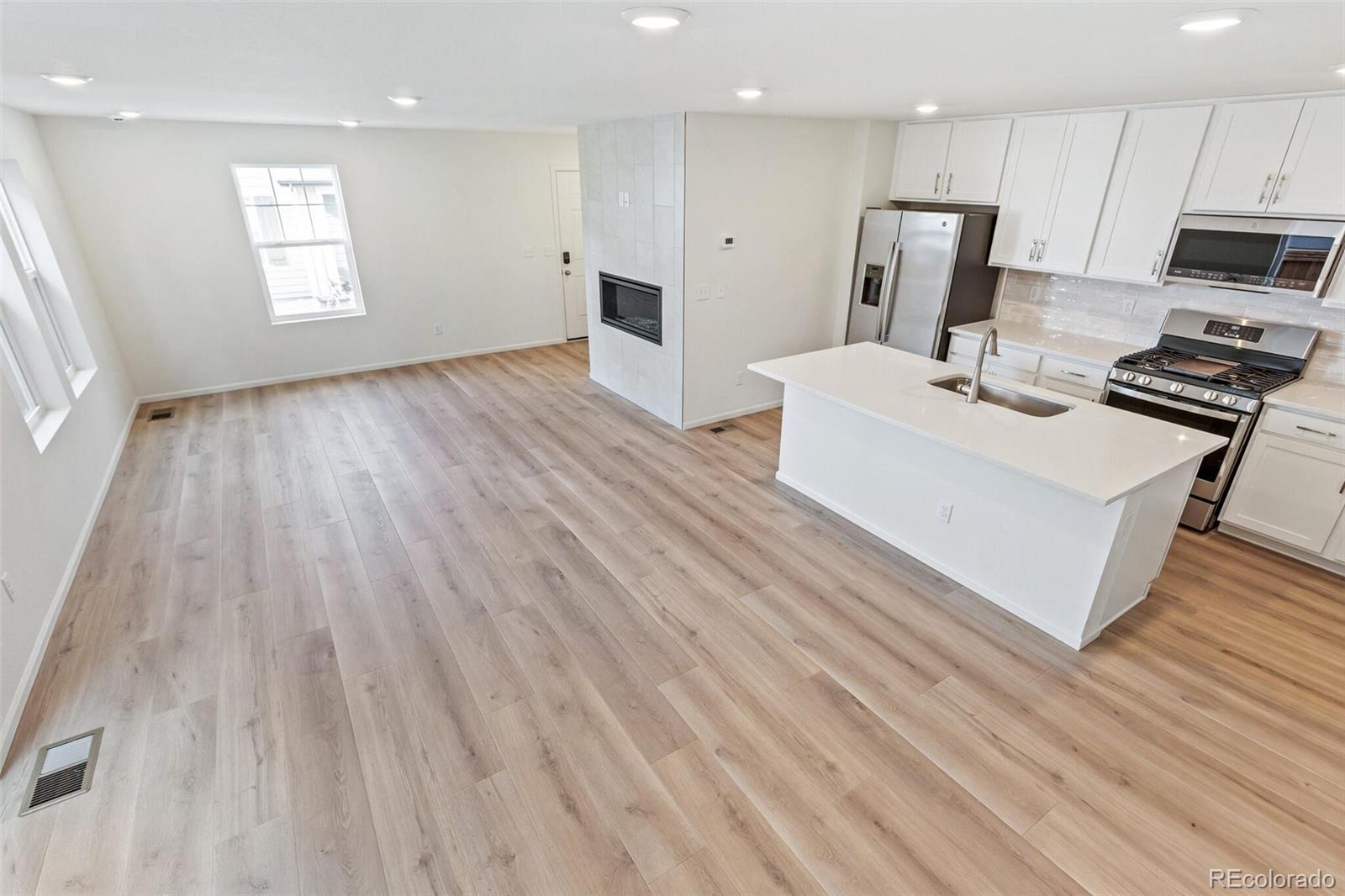 MLS Image #16 for 28616 e 6th place,watkins, Colorado