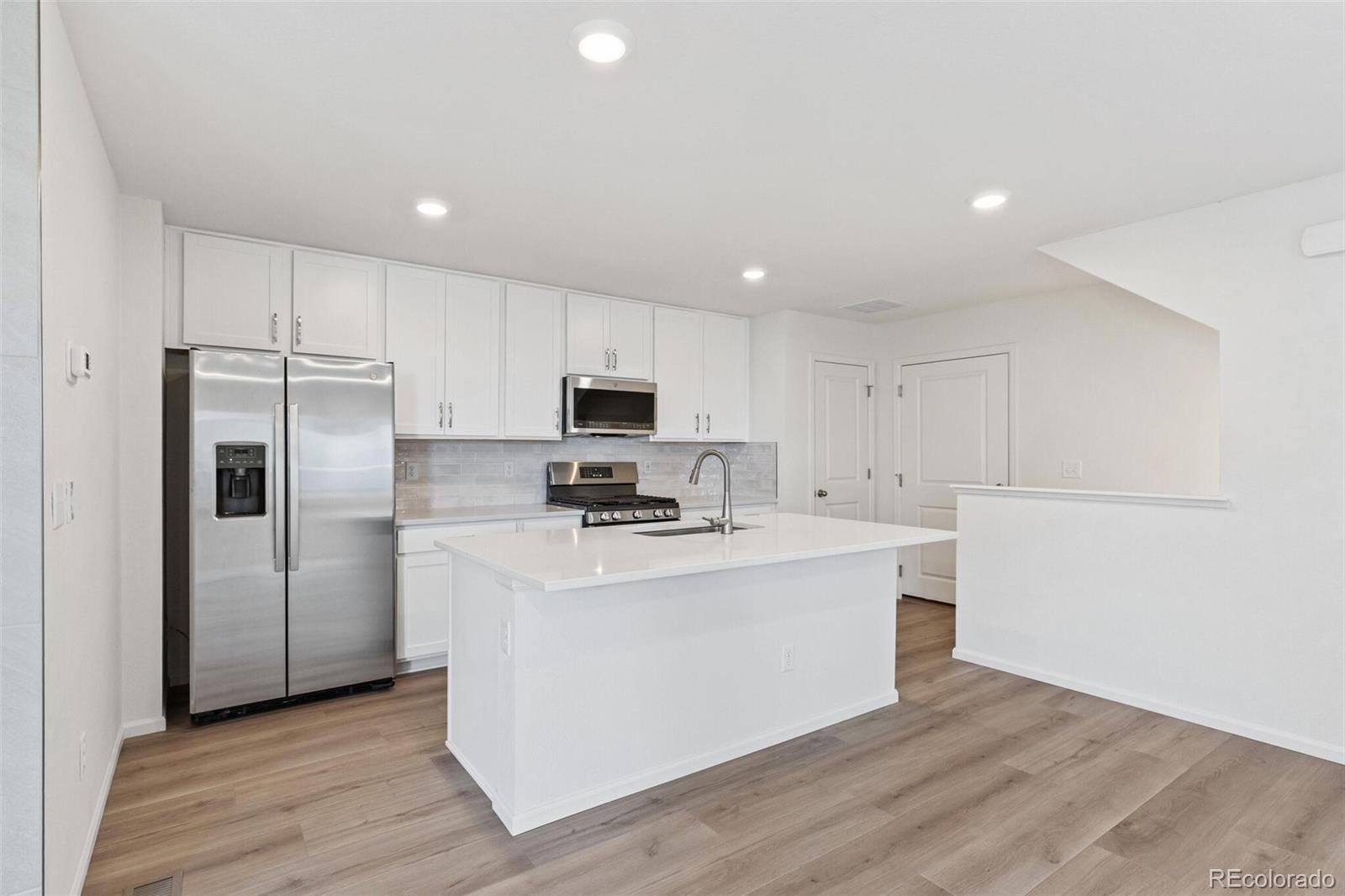 MLS Image #8 for 28616 e 6th place,watkins, Colorado