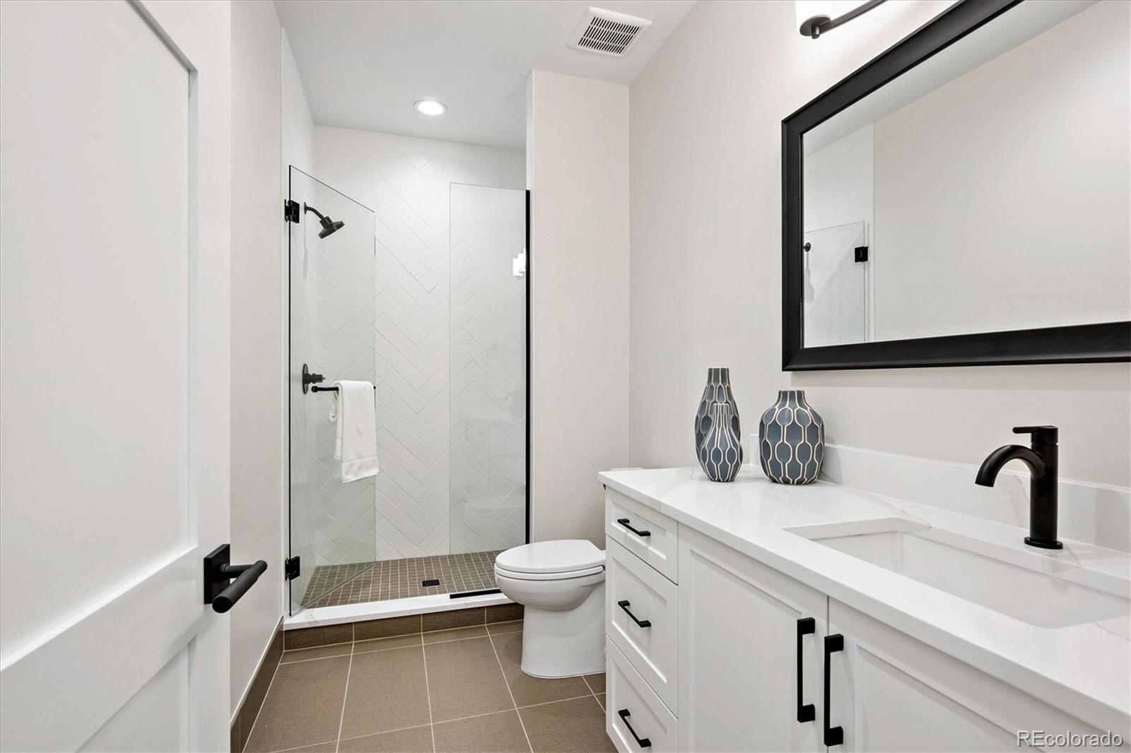 MLS Image #30 for 1679  bellaire street,denver, Colorado