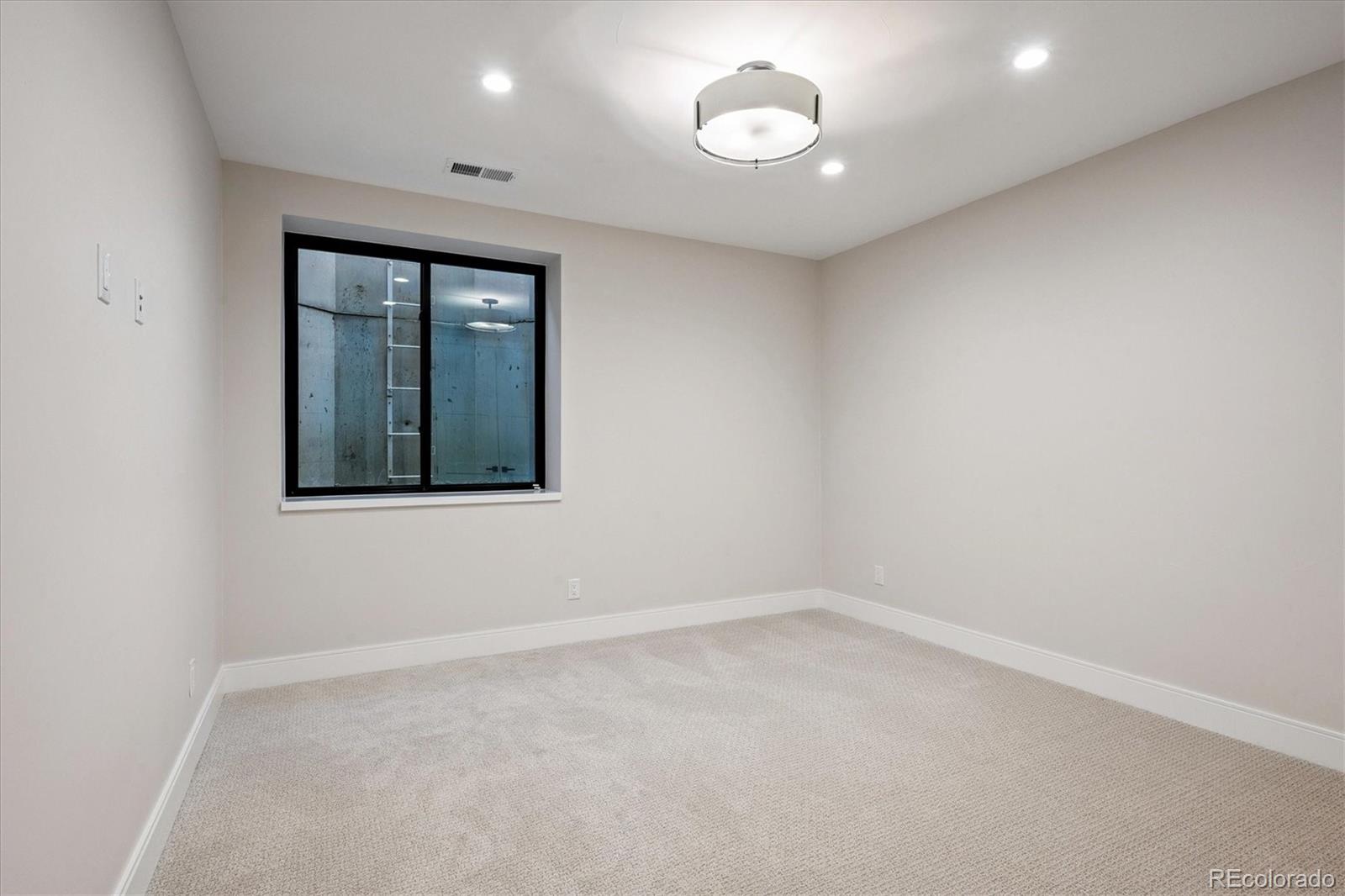 MLS Image #36 for 1679  bellaire street,denver, Colorado