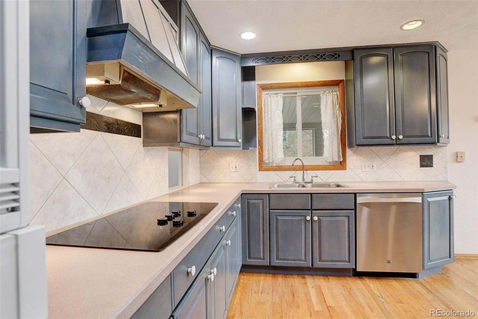 MLS Image #5 for 2885 s gilpin street,denver, Colorado