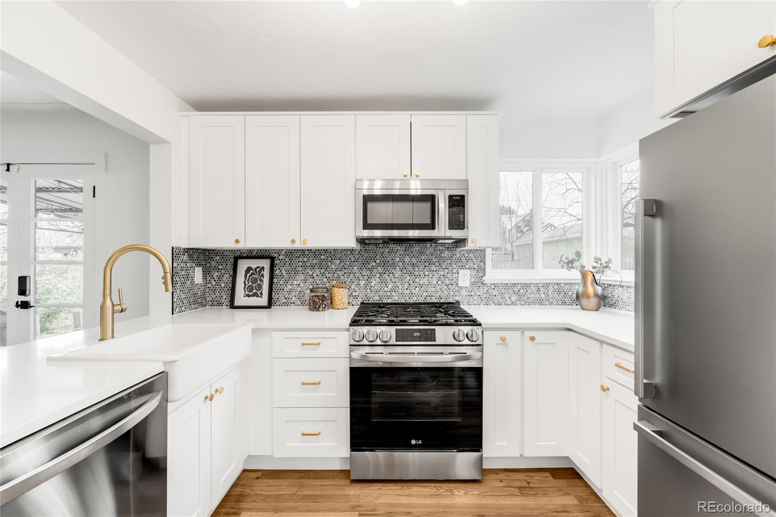 MLS Image #10 for 730  dahlia street,denver, Colorado
