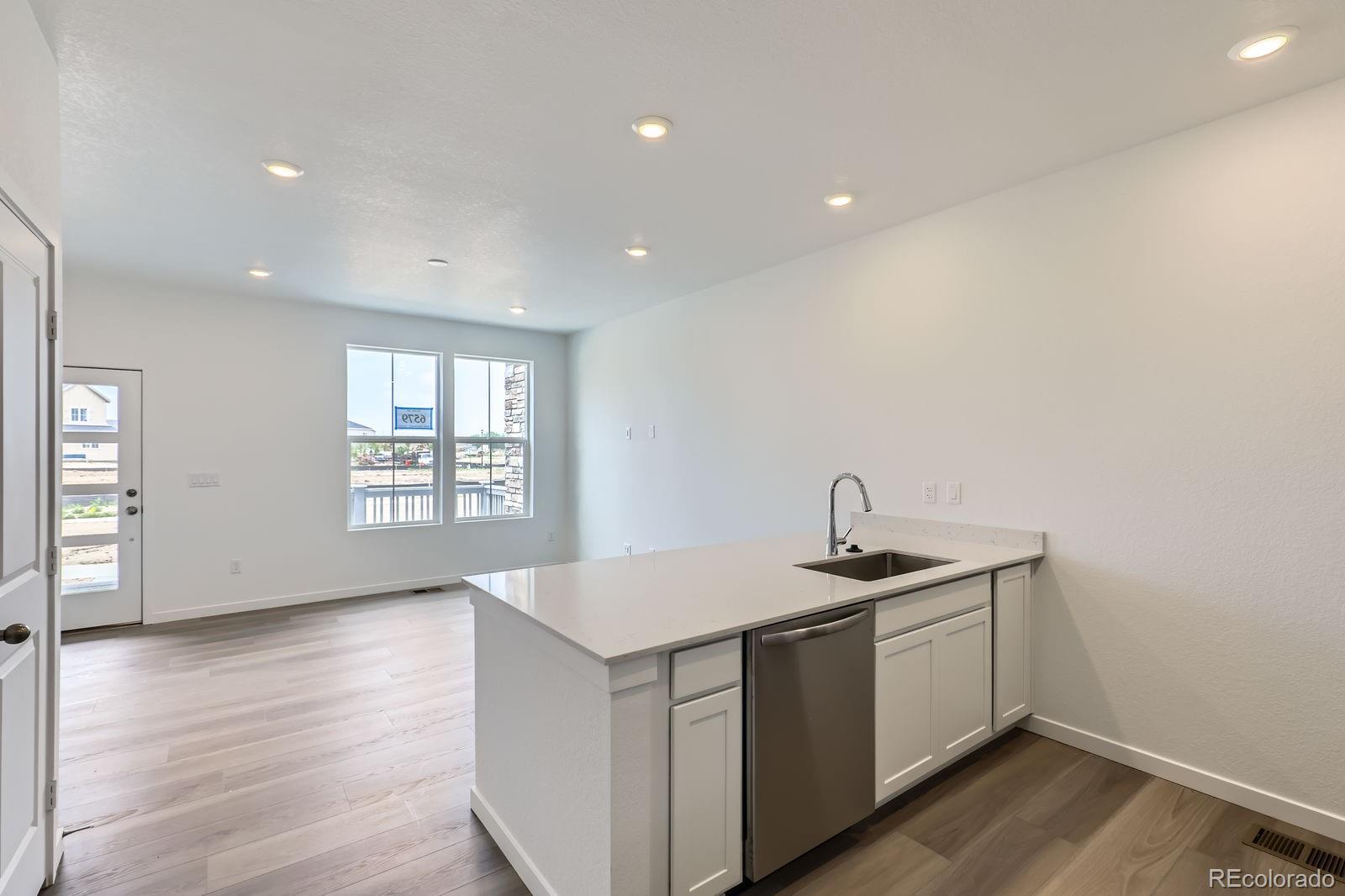 MLS Image #2 for 6579  parterre parkway,thornton, Colorado