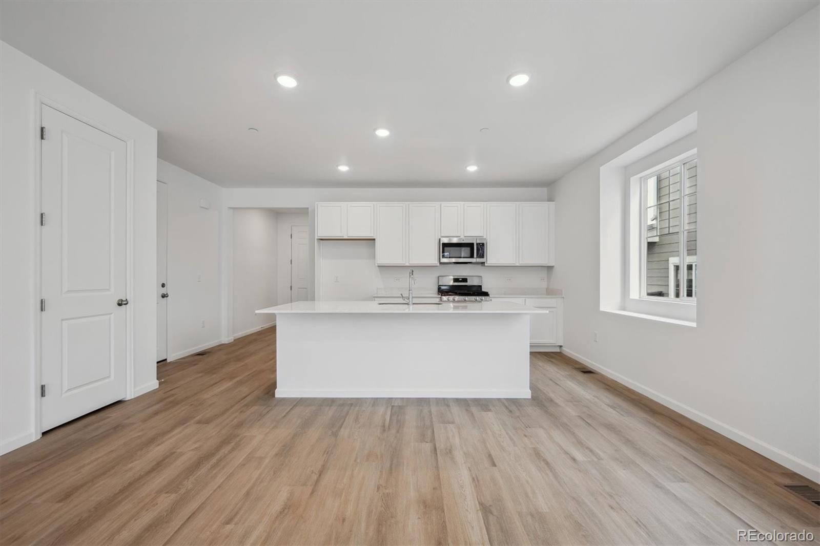 MLS Image #2 for 9682  cathay street,commerce city, Colorado