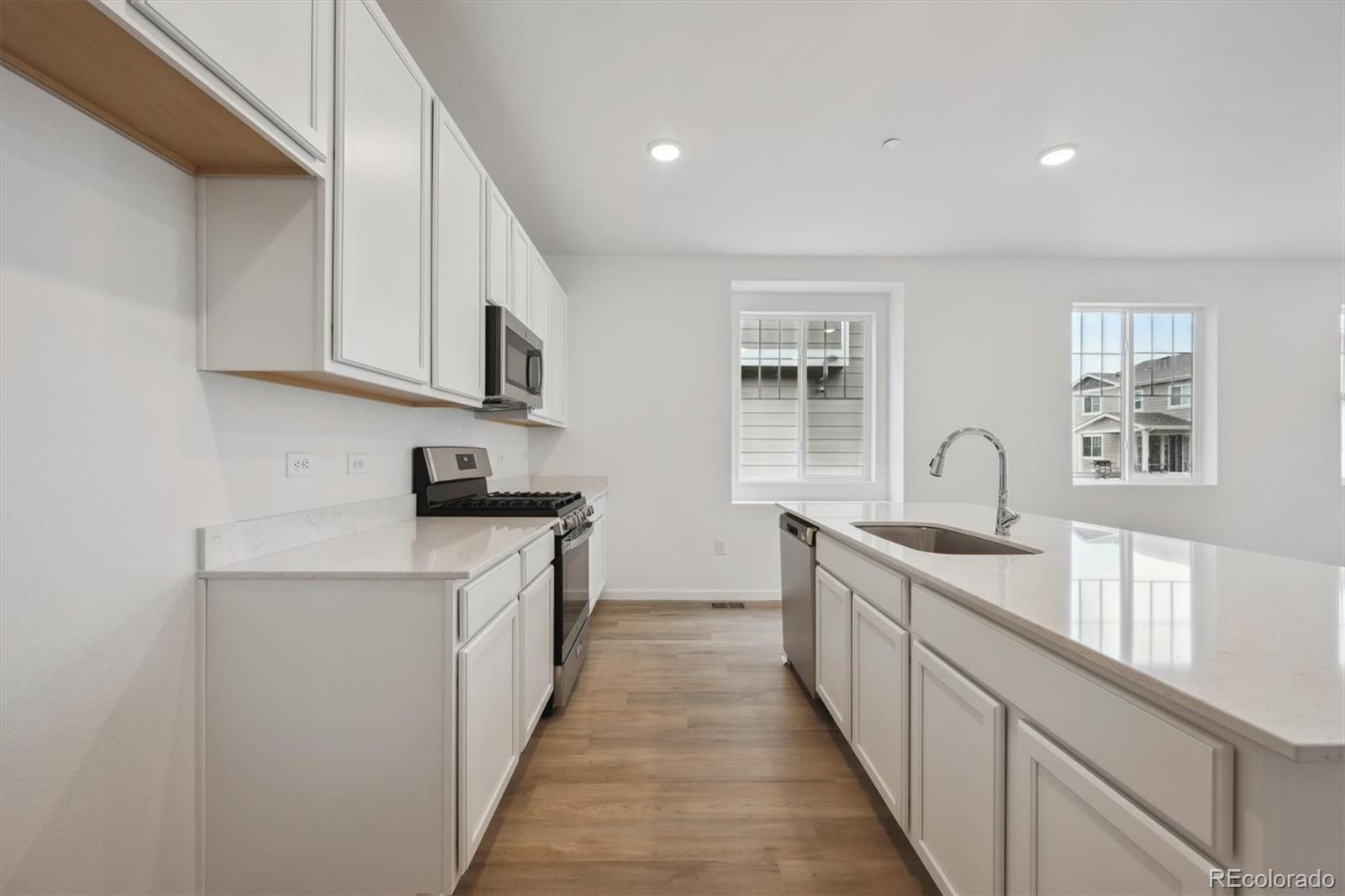 MLS Image #3 for 9682  cathay street,commerce city, Colorado