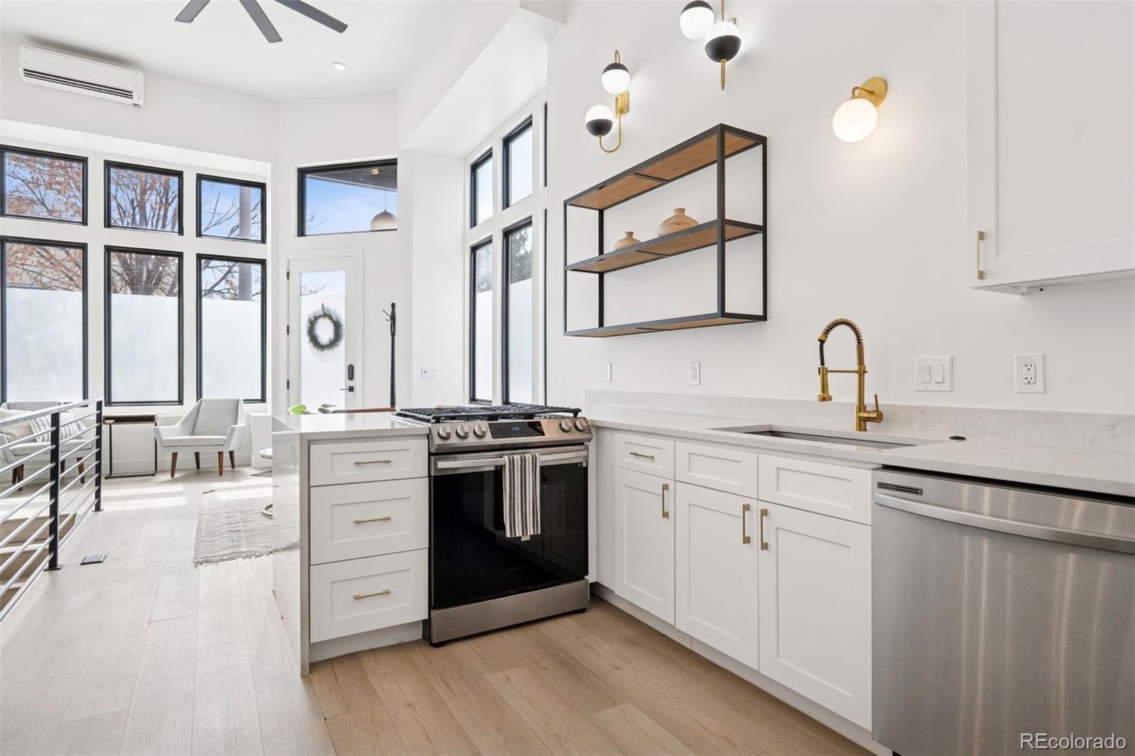 MLS Image #10 for 801 e 22nd avenue,denver, Colorado