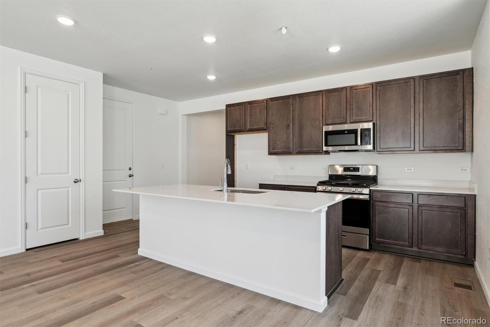 MLS Image #5 for 9662  cathay street,commerce city, Colorado