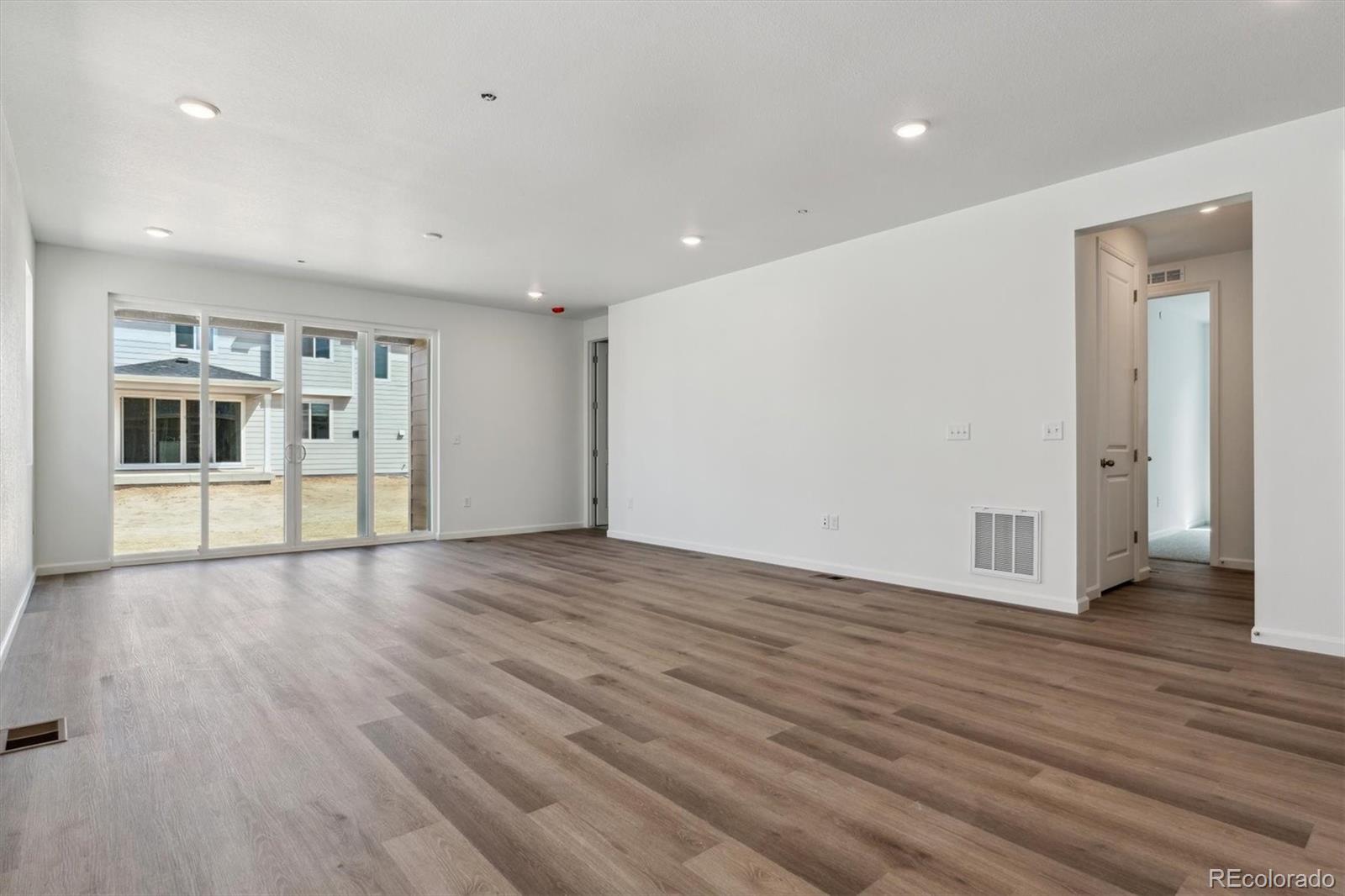 MLS Image #8 for 9662  cathay street,commerce city, Colorado