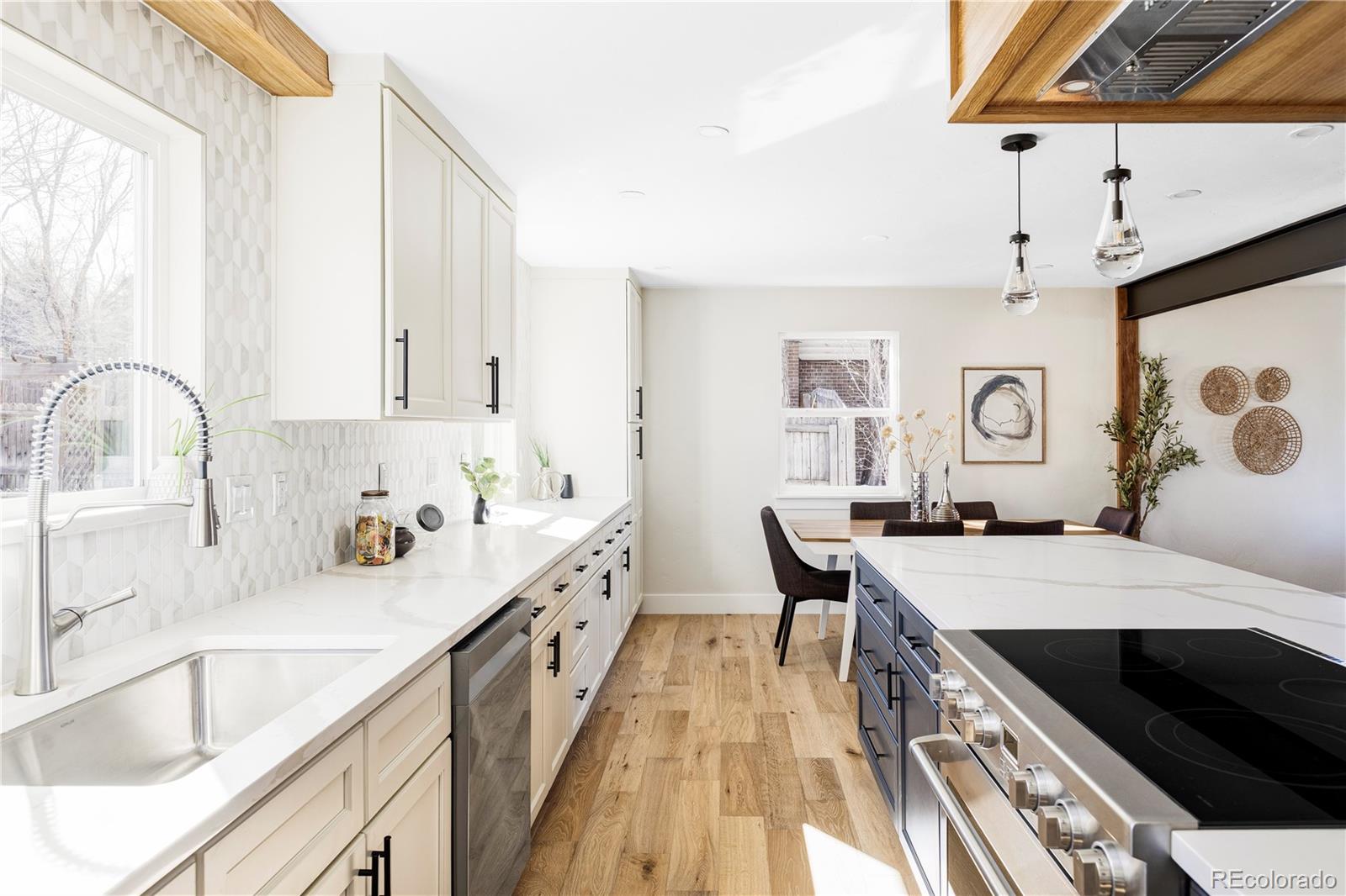 MLS Image #11 for 3100 s holly place,denver, Colorado