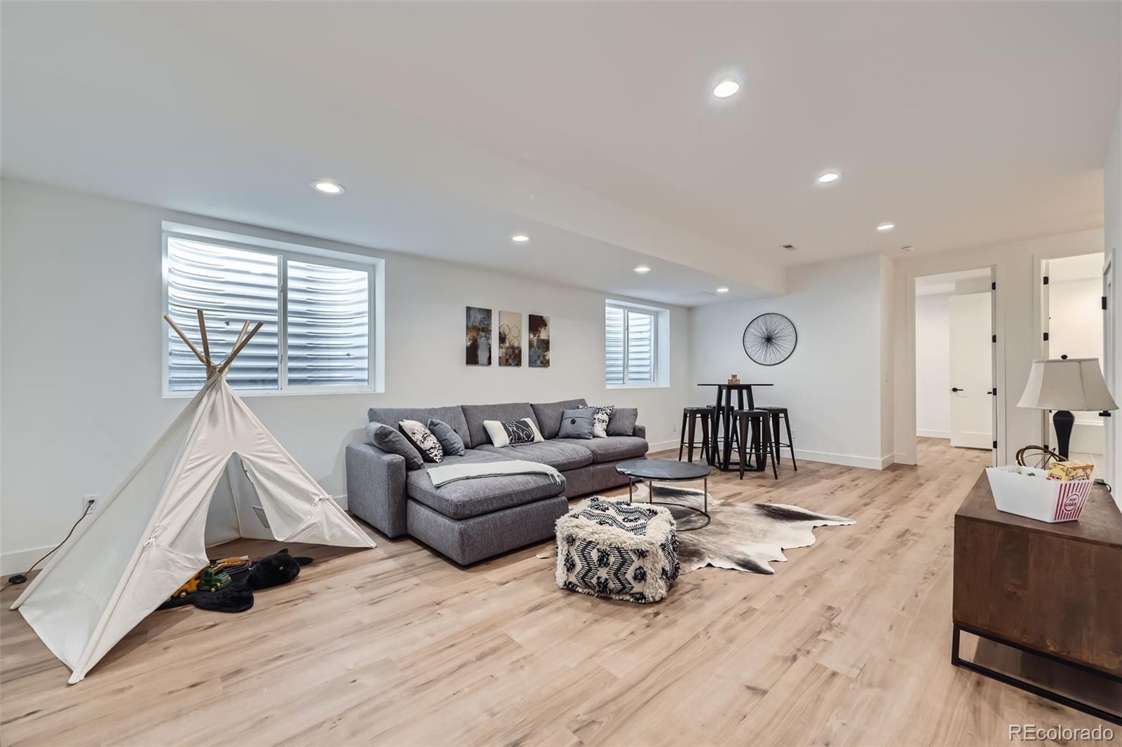 MLS Image #16 for 3701  lipan street,denver, Colorado