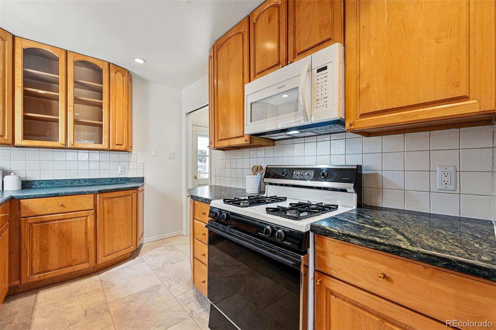 MLS Image #18 for 2975 s jackson street,denver, Colorado