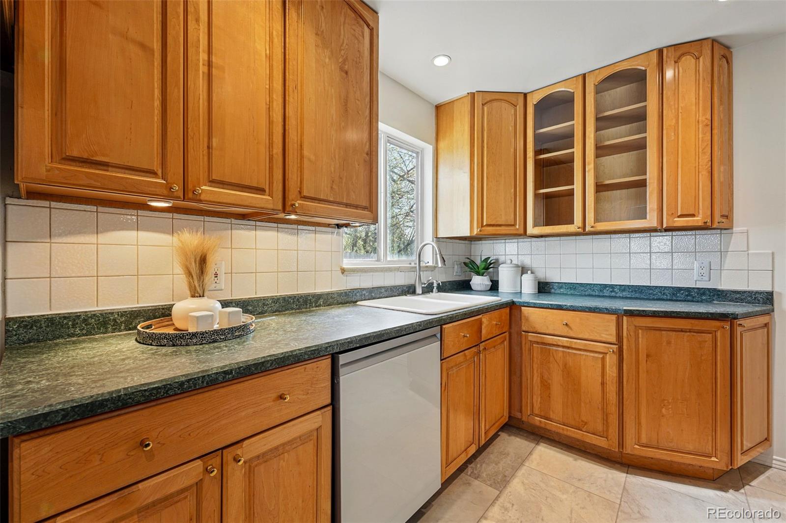 MLS Image #19 for 2975 s jackson street,denver, Colorado