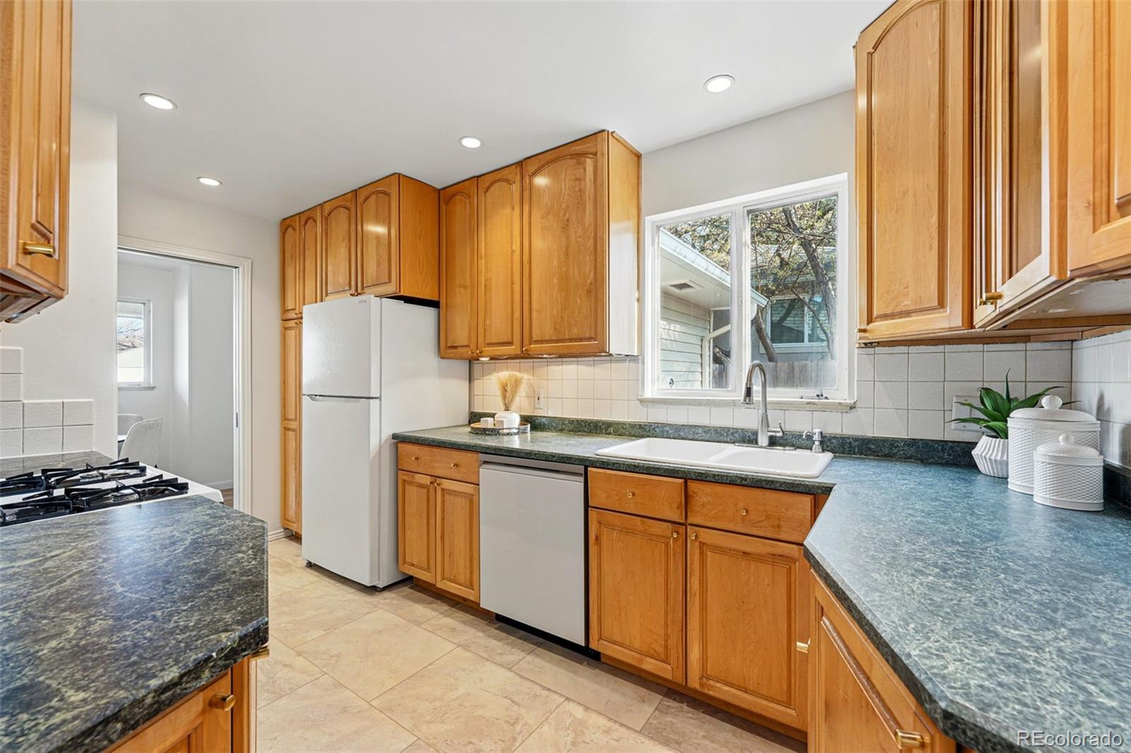 MLS Image #21 for 2975 s jackson street,denver, Colorado