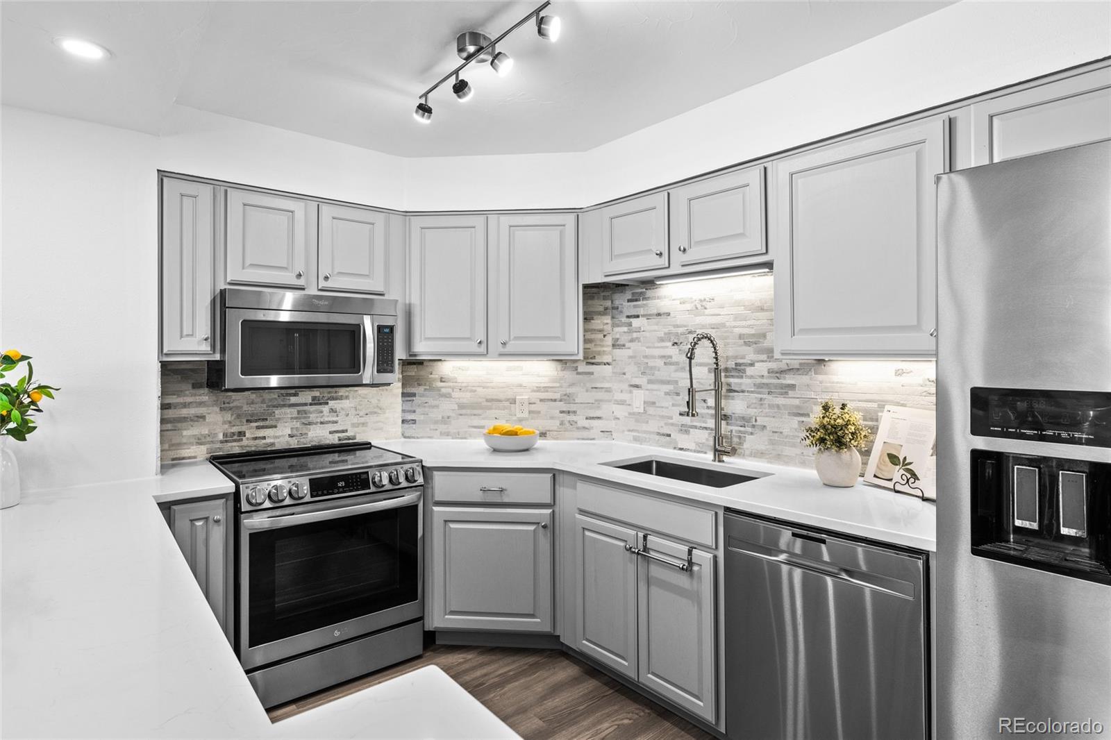 MLS Image #14 for 1625  larimer street,denver, Colorado