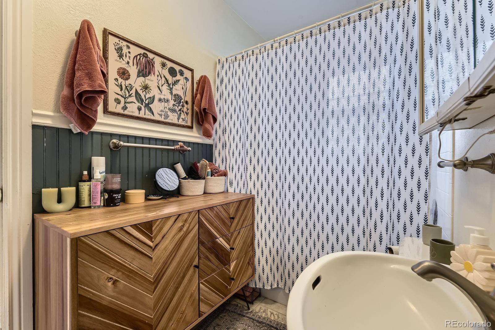 MLS Image #8 for 2886 s acoma street,englewood, Colorado