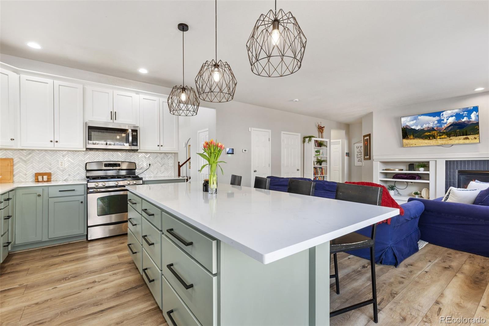 MLS Image #7 for 645  short court,dacono, Colorado