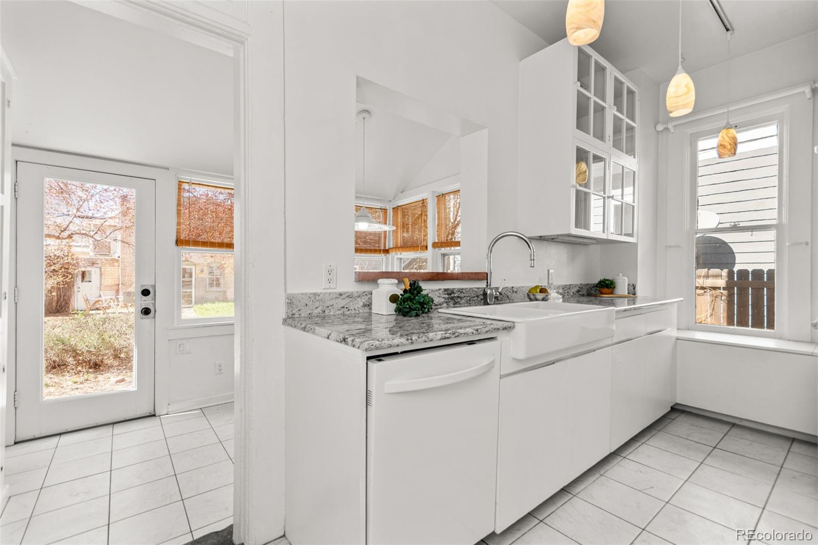 MLS Image #18 for 1741 n emerson street,denver, Colorado