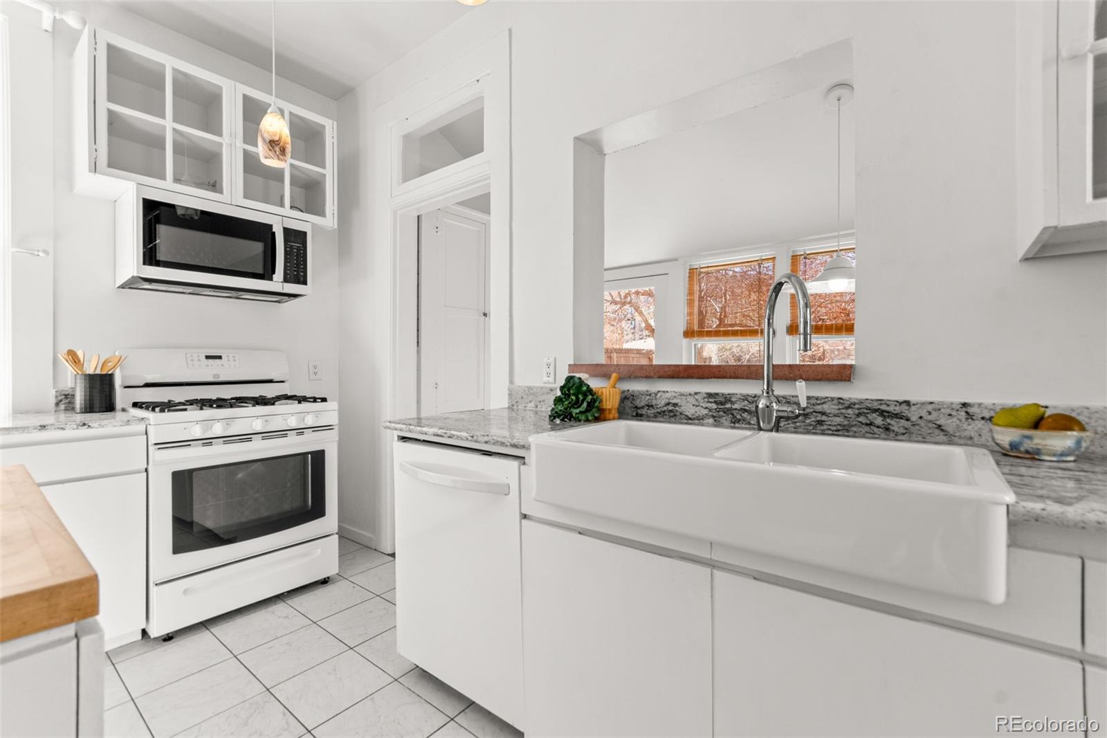 MLS Image #19 for 1741 n emerson street,denver, Colorado