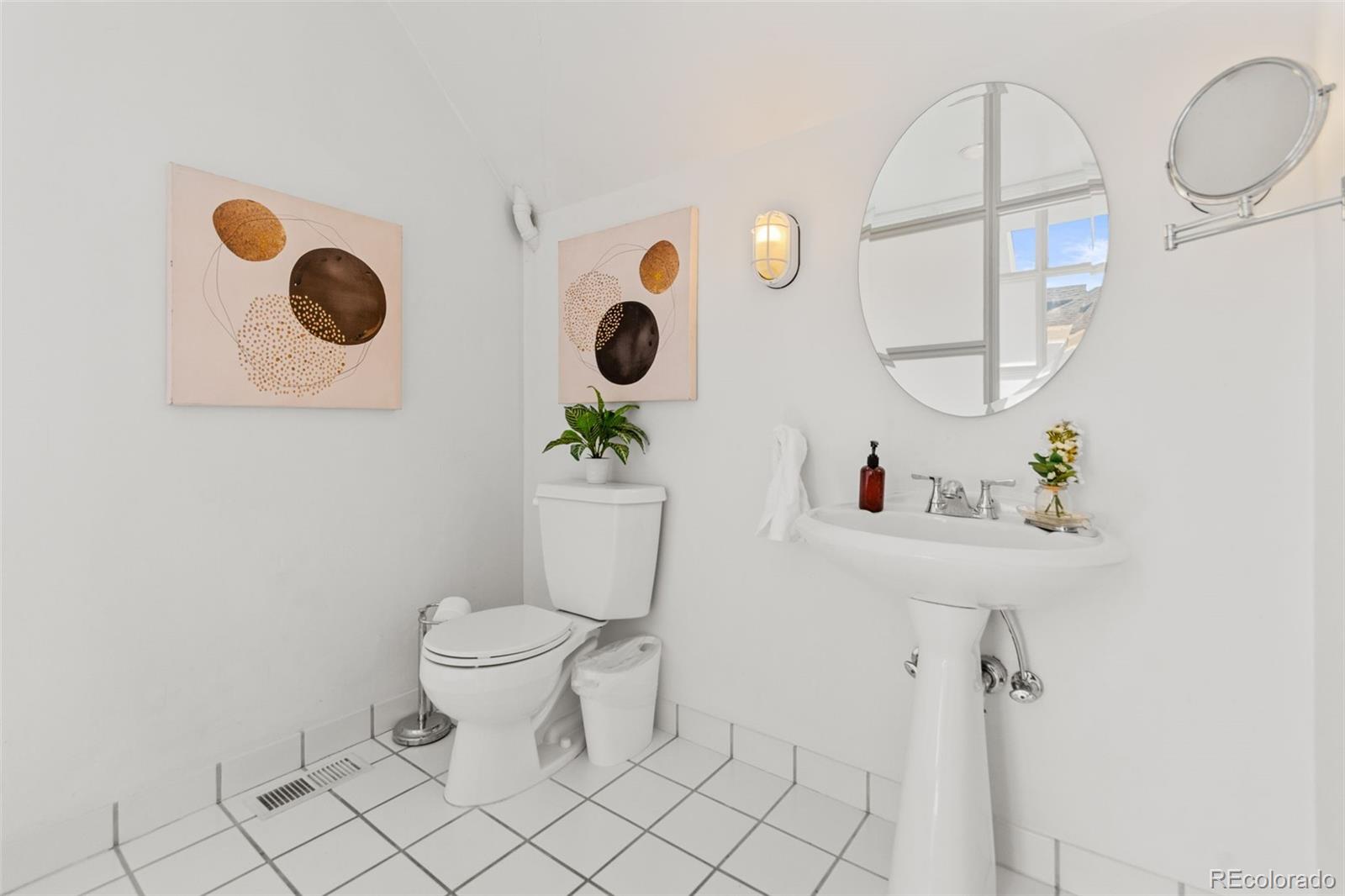 MLS Image #29 for 1741 n emerson street,denver, Colorado