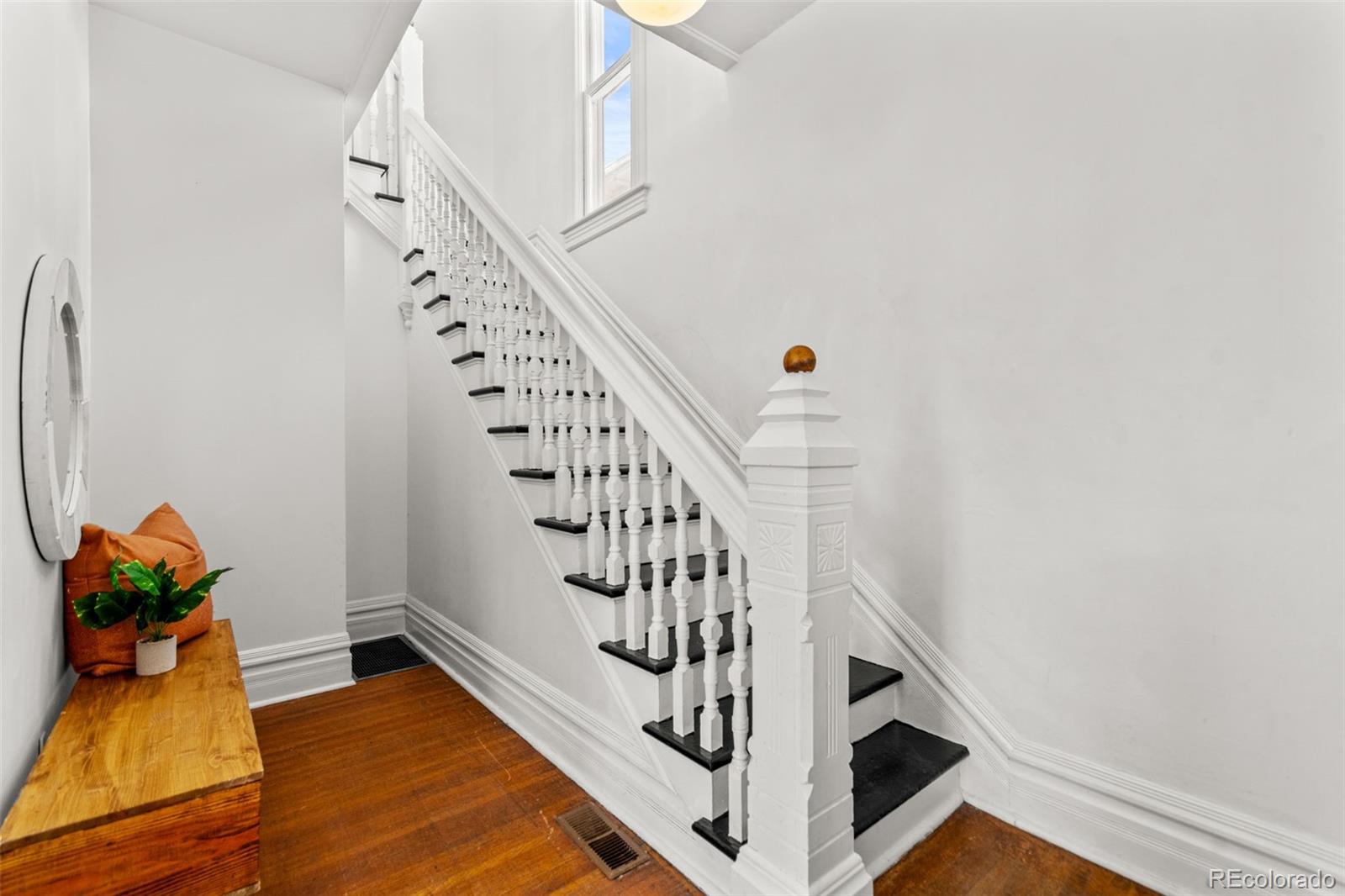 MLS Image #4 for 1741 n emerson street,denver, Colorado