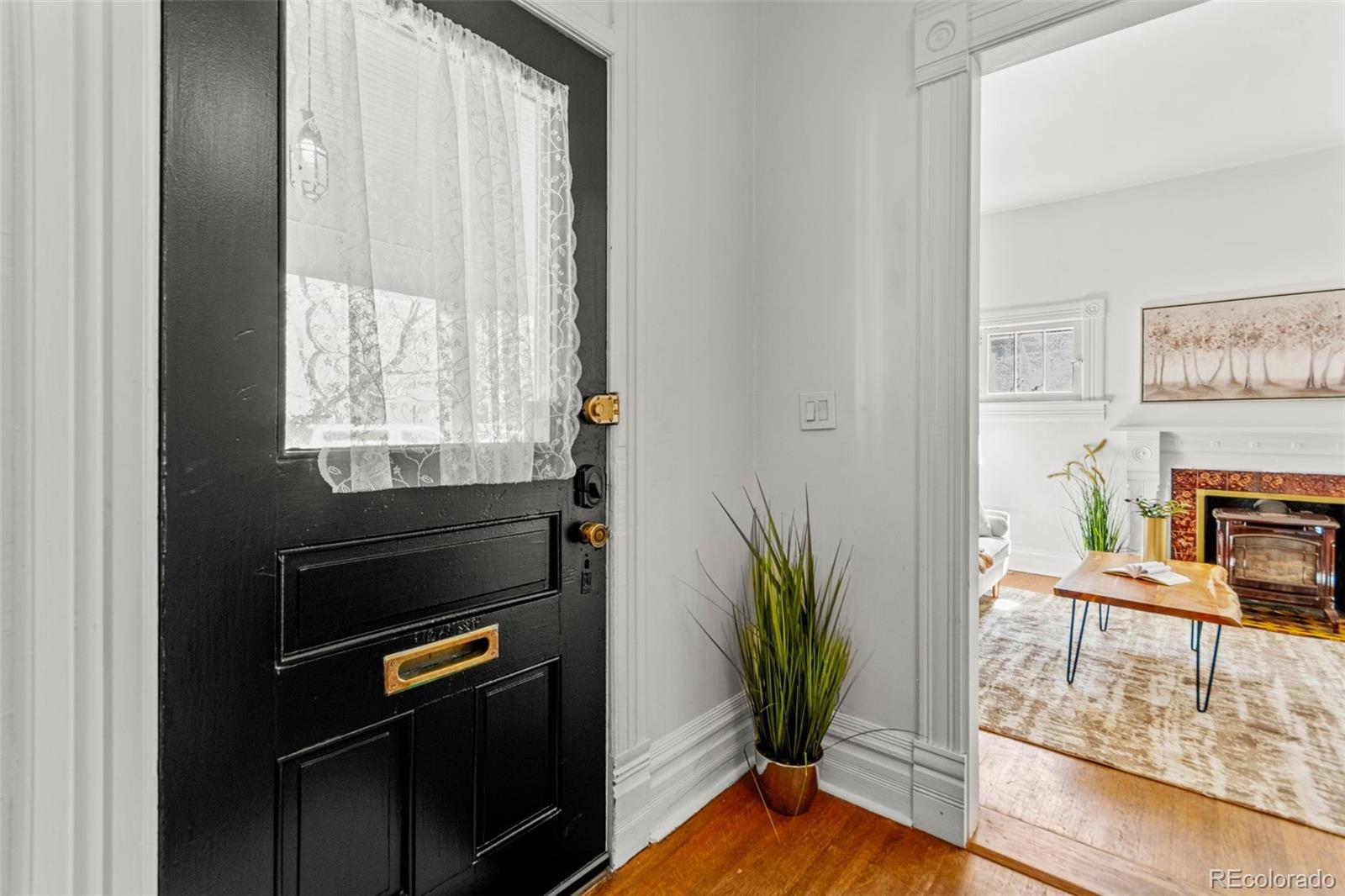 MLS Image #5 for 1741 n emerson street,denver, Colorado
