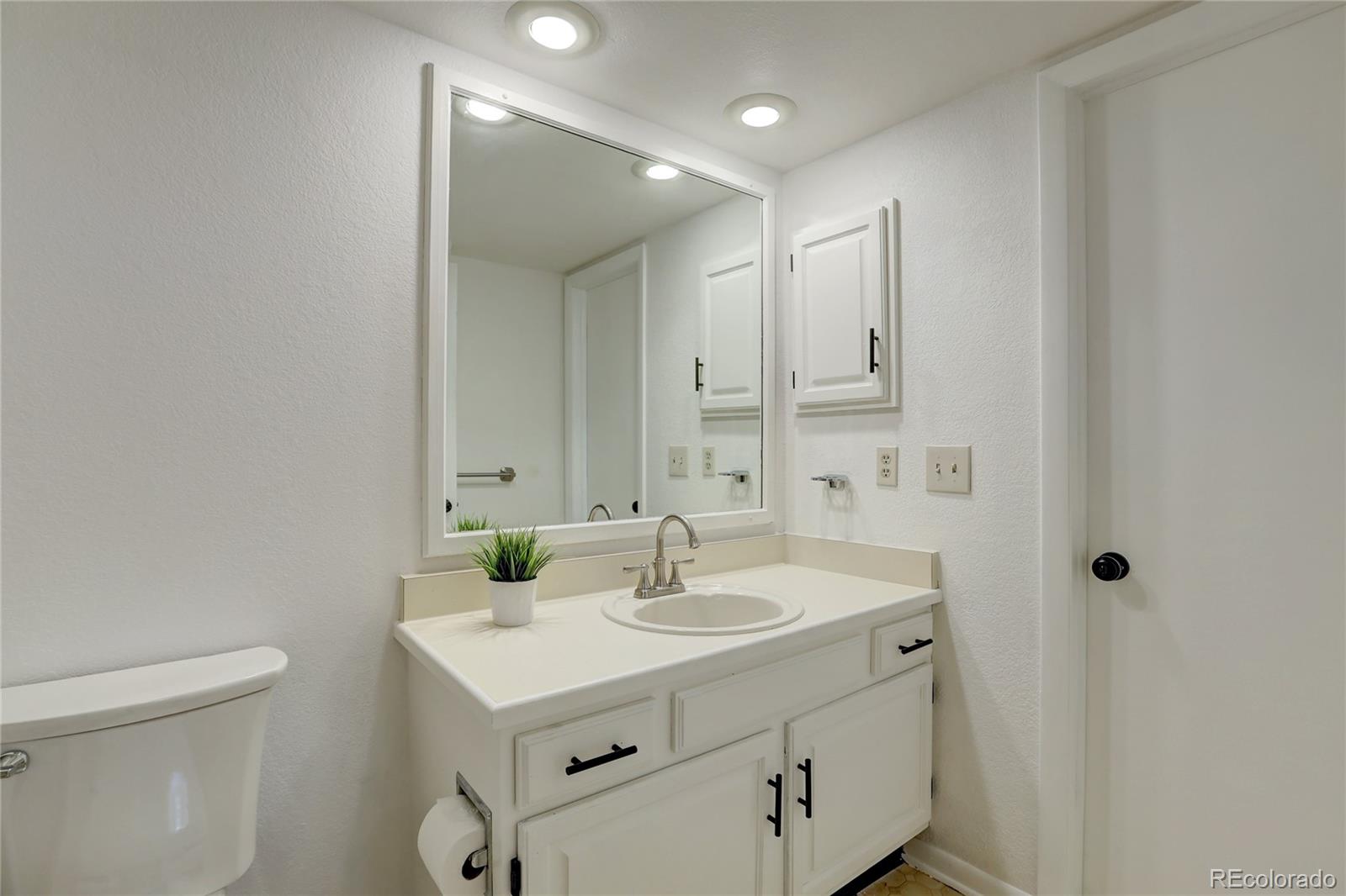 MLS Image #25 for 15873 e 7th avenue,aurora, Colorado