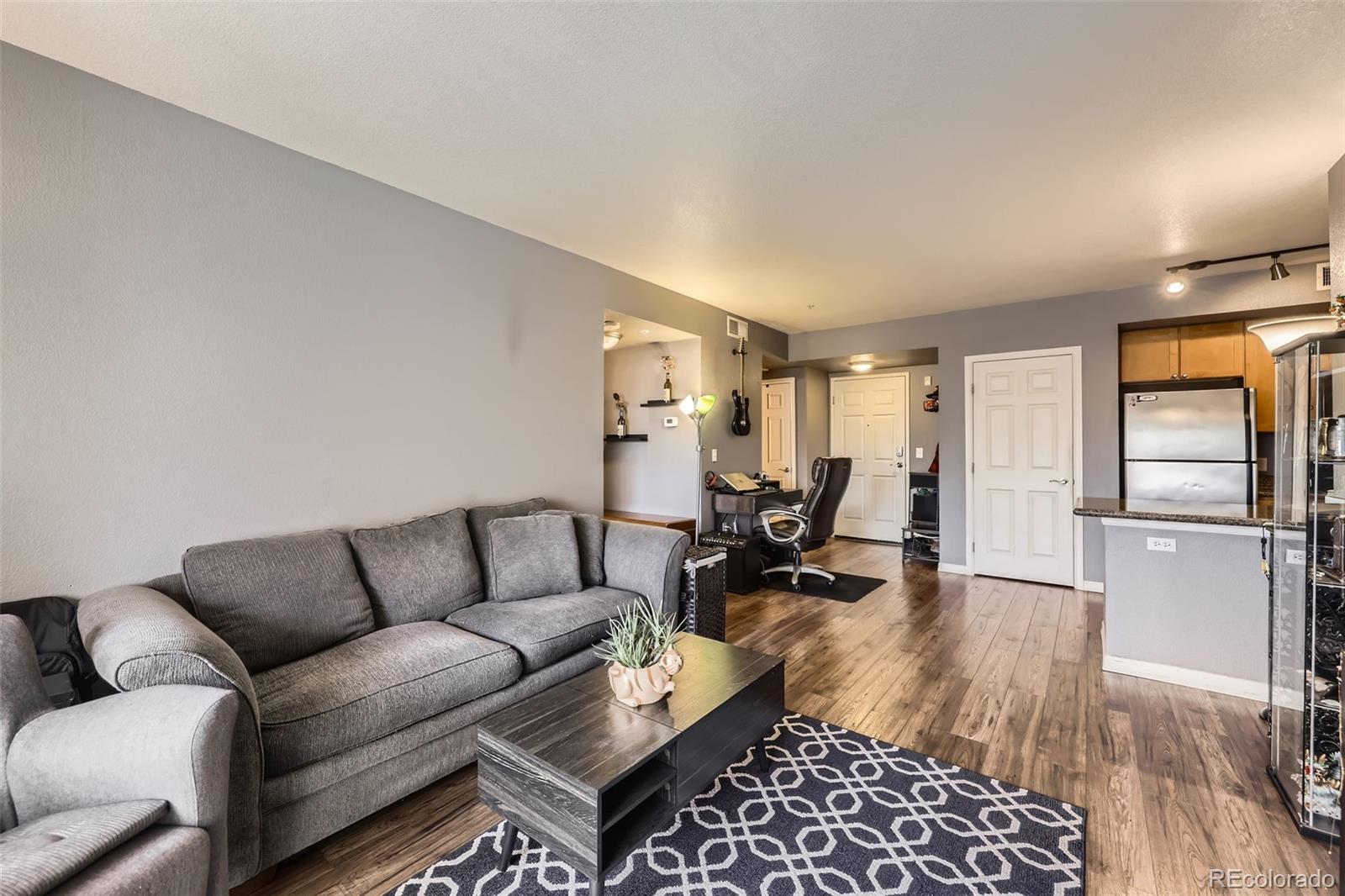 MLS Image #5 for 1623  saint paul street,denver, Colorado