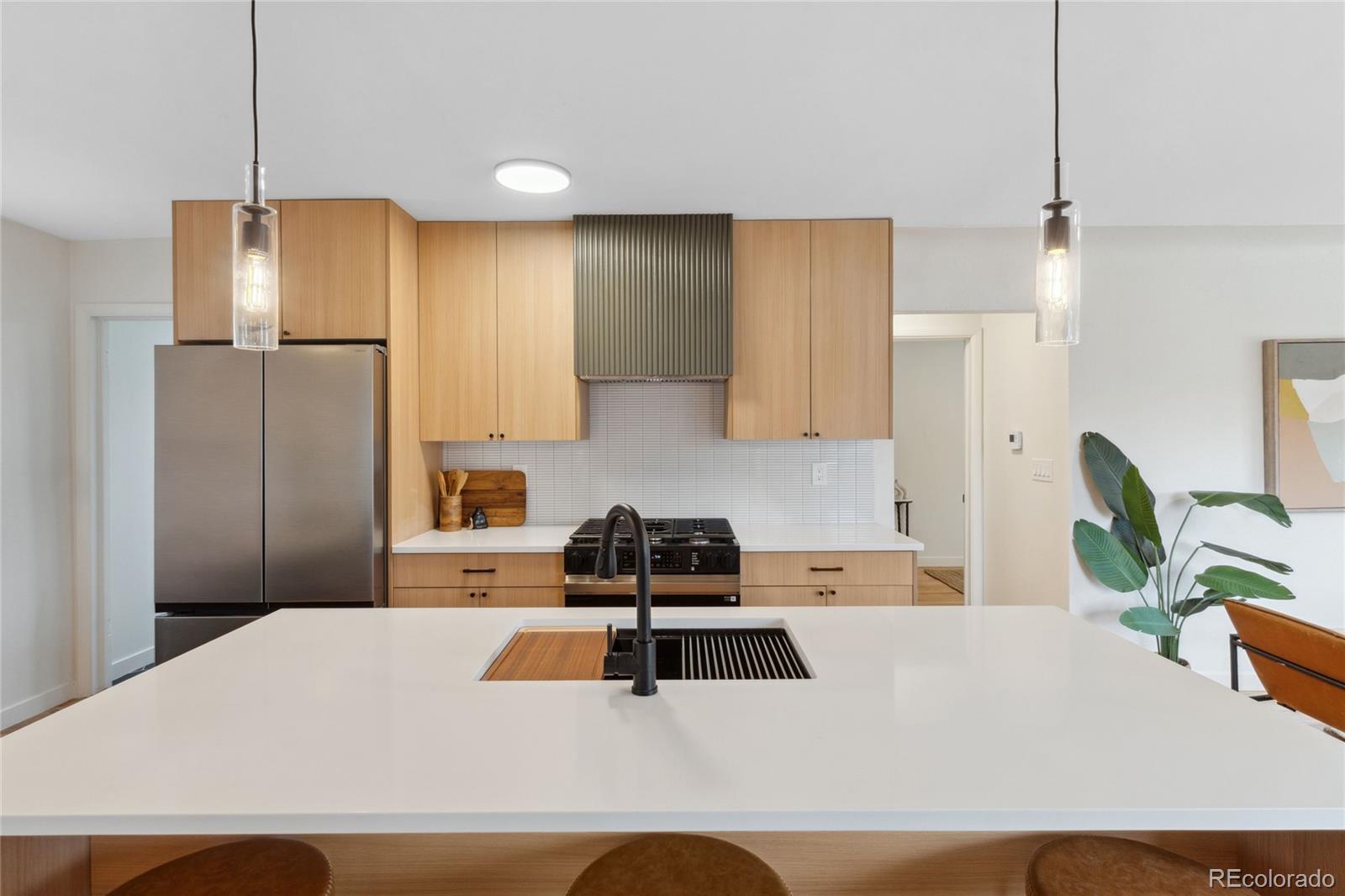 MLS Image #5 for 2800 n harrison street,denver, Colorado