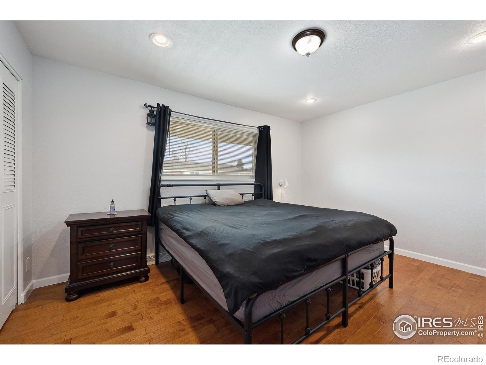 MLS Image #10 for 9019 e oxford drive,denver, Colorado