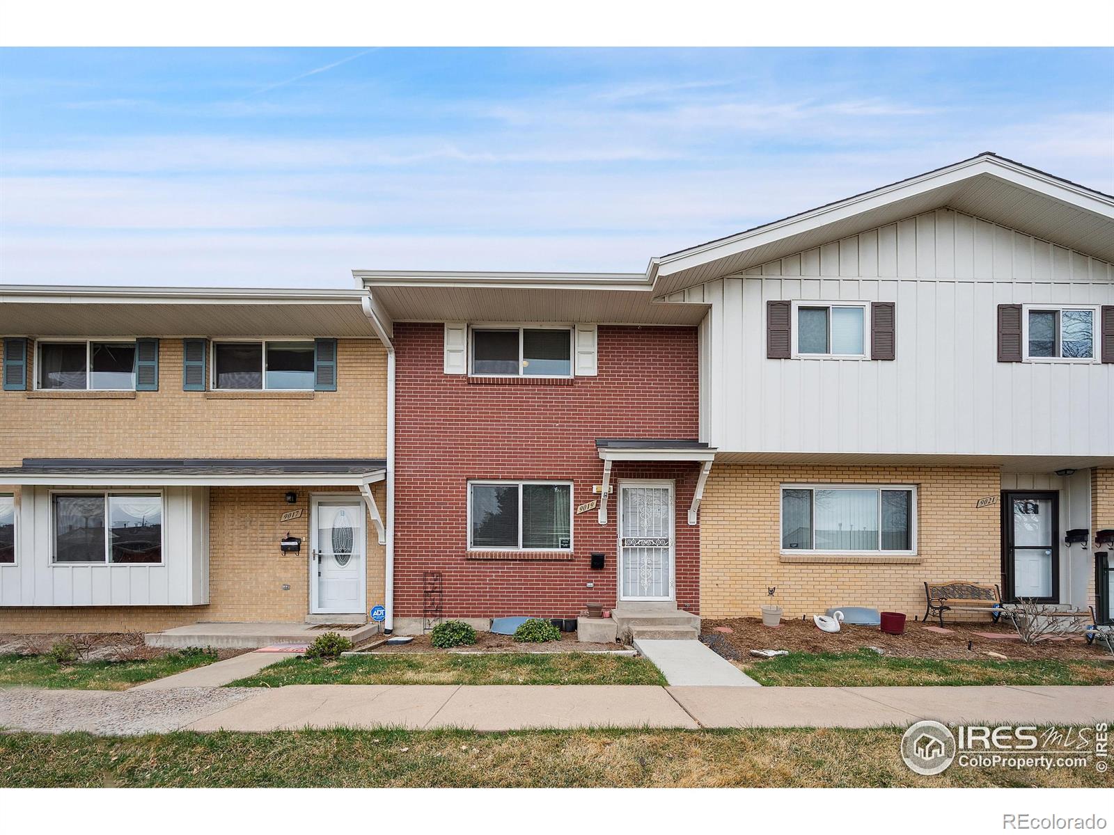MLS Image #23 for 9019 e oxford drive,denver, Colorado